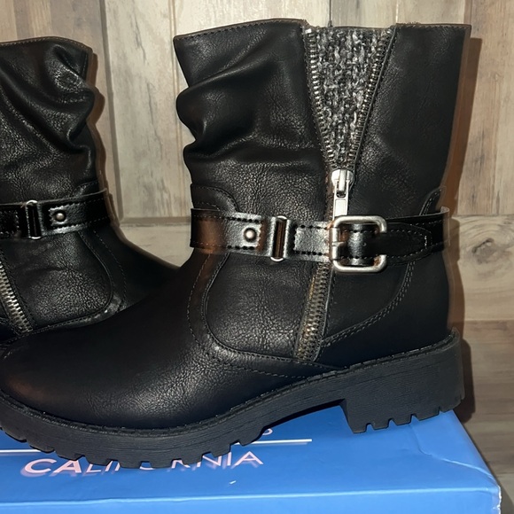 New never worn black boots Jellypop - Picture 2 of 3